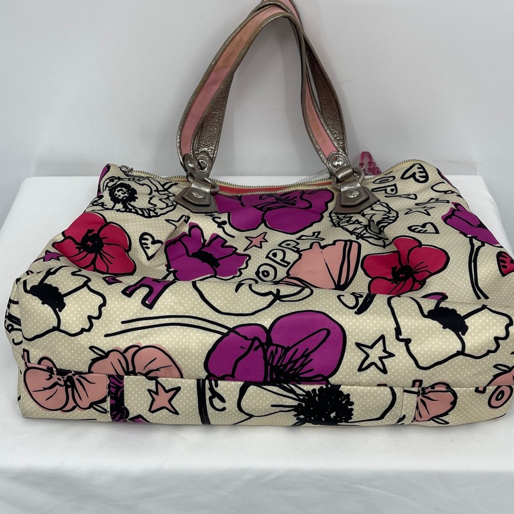Coach POPPY  Pink OFF WHITE Shoulder Bag Detail HANDLES ARE A LITTLE STAINED - Picture 6 of 16